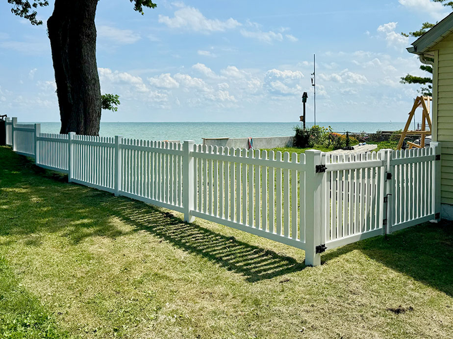 Vinyl Fence Contractor