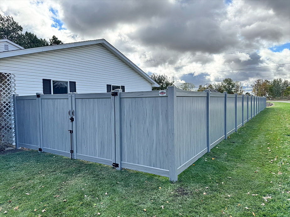 Decorative Fence Example in Temperance Michigan